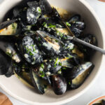 Creamy lemon garlic mussels