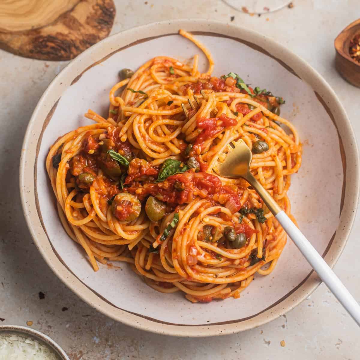 Spicy Spaghetti Arrabbiata (Quick and Easy Recipe!)